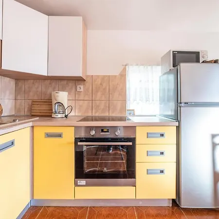 Apartmán Lovely In With Kitchen