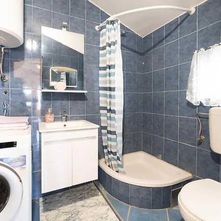 Lovely In With Kitchen