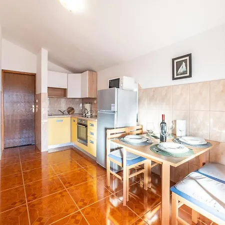 Apartmán Lovely In With Kitchen